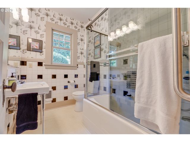 811 Sw 58TH Ave, Portland, OR 97221