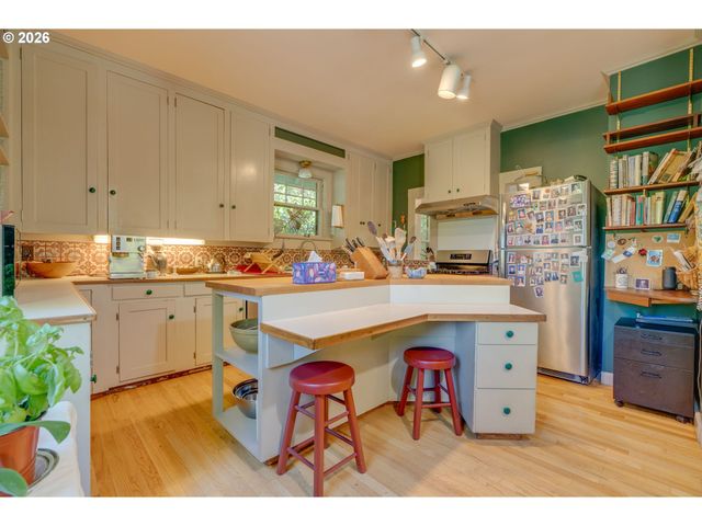 811 Sw 58TH Ave, Portland, OR 97221