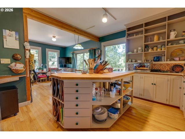 811 Sw 58TH Ave, Portland, OR 97221