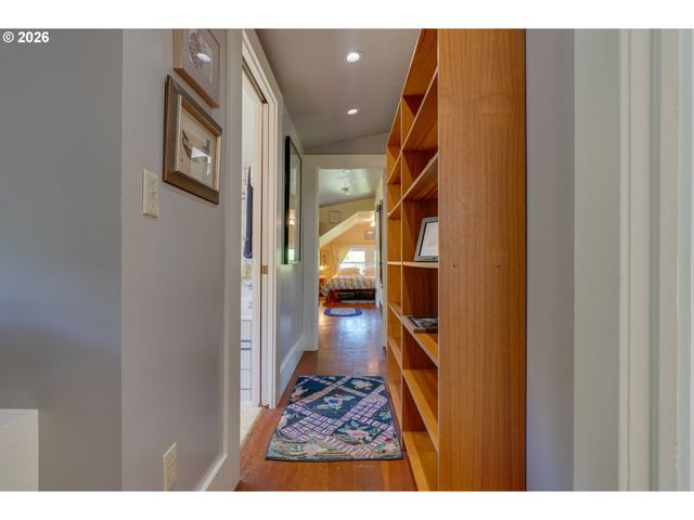 811 Sw 58TH Ave, Portland, OR 97221