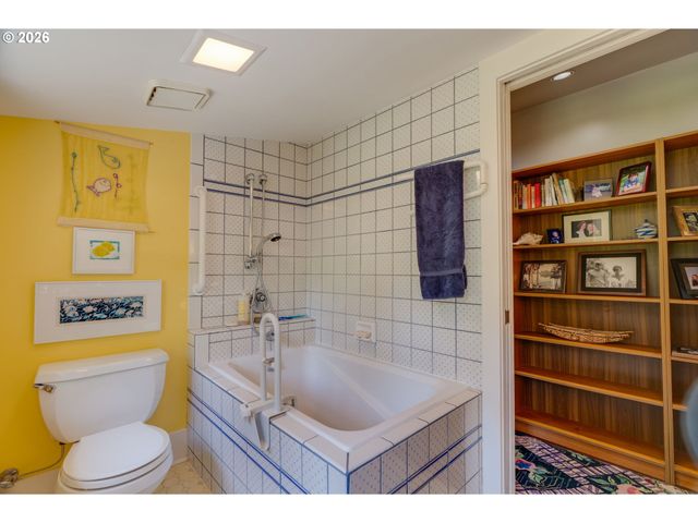 811 Sw 58TH Ave, Portland, OR 97221