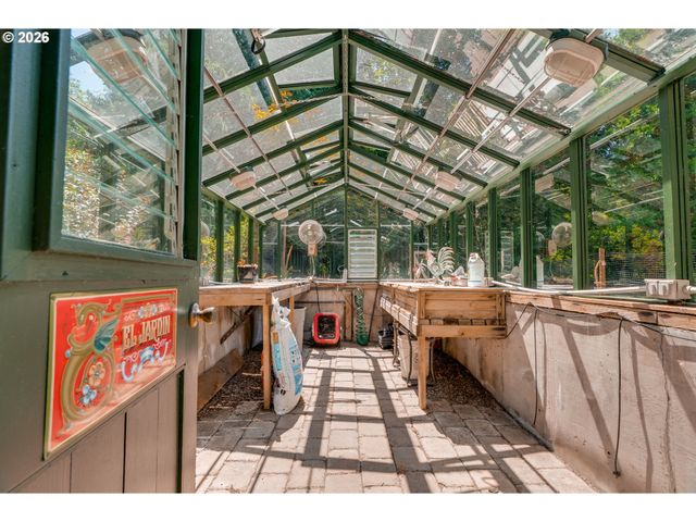 811 Sw 58TH Ave, Portland, OR 97221