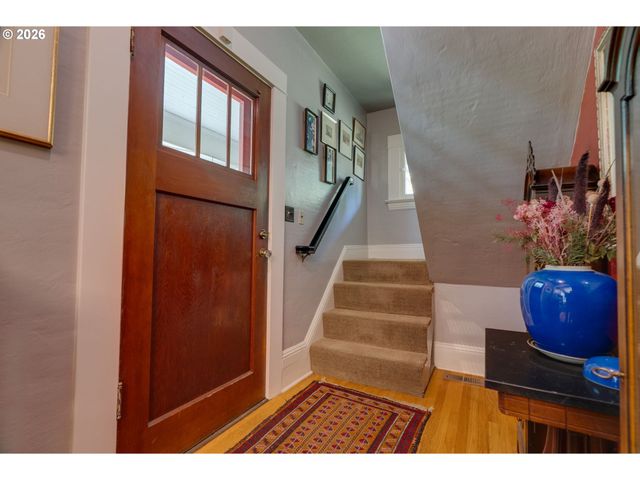 811 Sw 58TH Ave, Portland, OR 97221