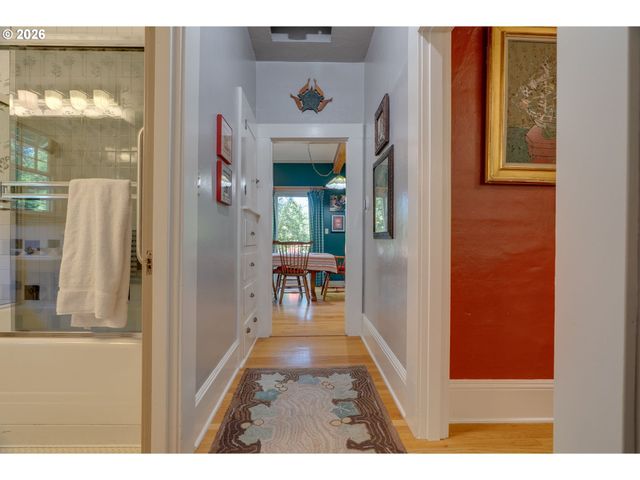811 Sw 58TH Ave, Portland, OR 97221