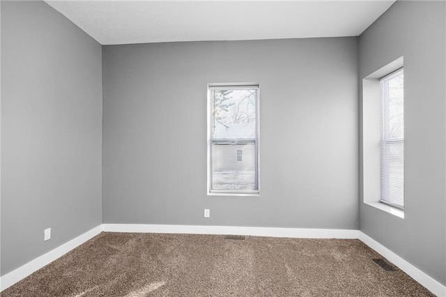 1005 S 17th Street, St Joseph, MO 64507