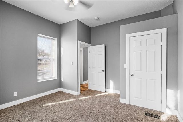 1005 S 17th Street, St Joseph, MO 64507