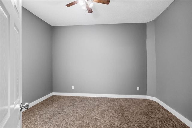 1005 S 17th Street, St Joseph, MO 64507