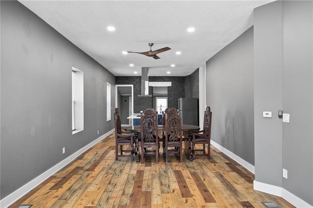 1005 S 17th Street, St Joseph, MO 64507