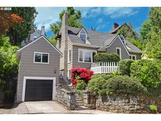 2665 Sw BRAE MAR Ct, Portland, OR 97201
