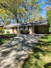 1901 Kenwood SE Road, Smyrna, GA 30082