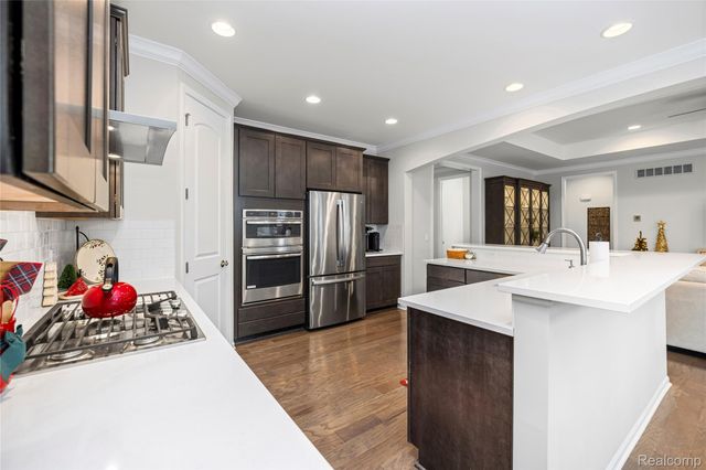 6506 Legacy Woods Trail, West Bloomfield Charter Township, MI 48322