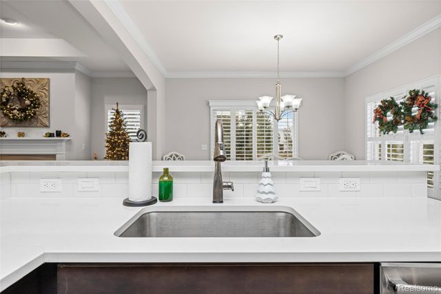 6506 Legacy Woods Trail, West Bloomfield Charter Township, MI 48322