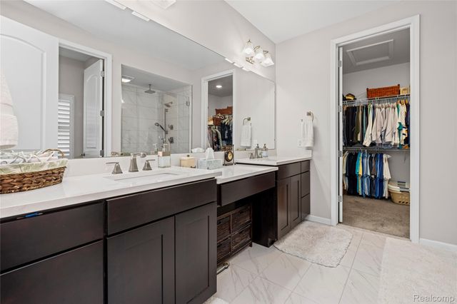 6506 Legacy Woods Trail, West Bloomfield Charter Township, MI 48322