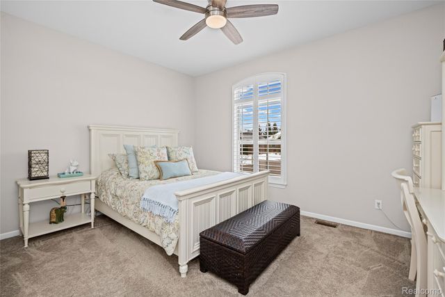 6506 Legacy Woods Trail, West Bloomfield Charter Township, MI 48322