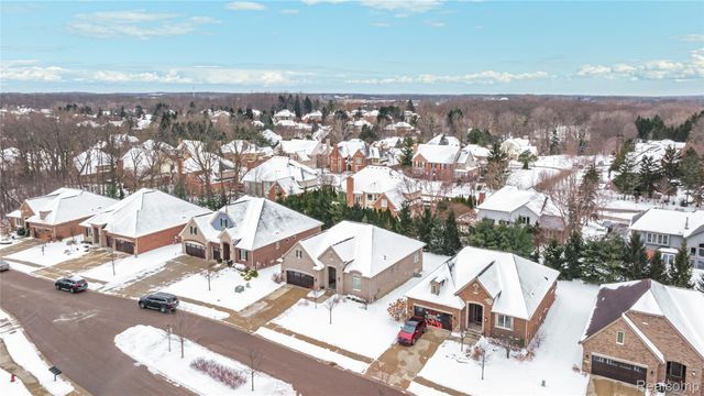 6506 Legacy Woods Trail, West Bloomfield Charter Township, MI 48322