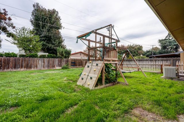 2310 Linden St, Atwater, CA 95301