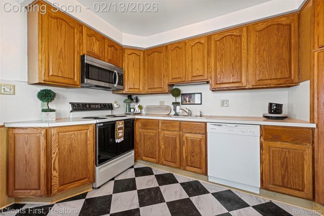 4196 Clippert Street, Dearborn Heights, MI 48125