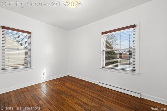 4196 Clippert Street, Dearborn Heights, MI 48125