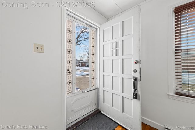 4196 Clippert Street, Dearborn Heights, MI 48125