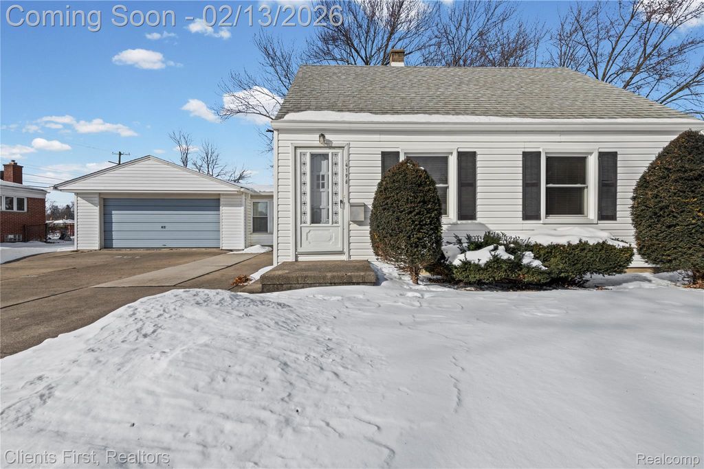 4196 Clippert Street, Dearborn Heights, MI 48125