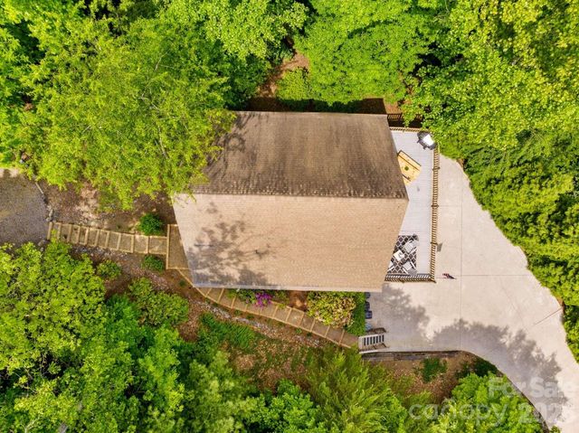 19 Holly Crest Lane, Fairview, NC 28730