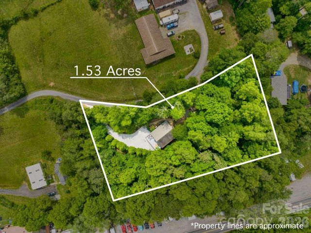 19 Holly Crest Lane, Fairview, NC 28730