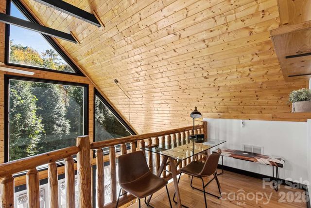 19 Holly Crest Lane, Fairview, NC 28730