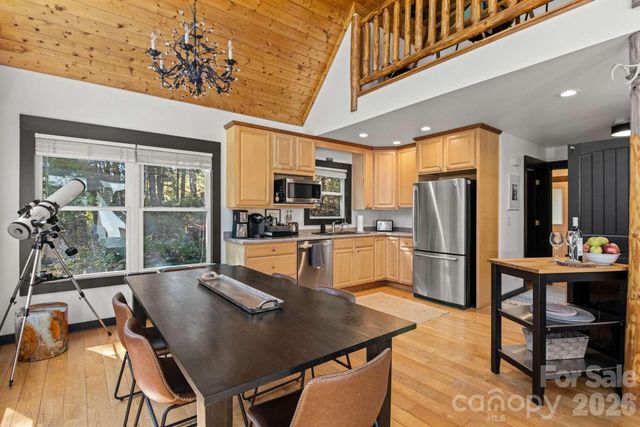 19 Holly Crest Lane, Fairview, NC 28730