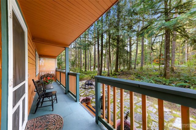 7473 Glacier Springs Drive, Deming, WA 98244