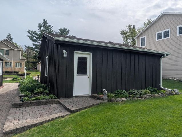 4226 Maple DRIVE, Delavan, WI 53115
