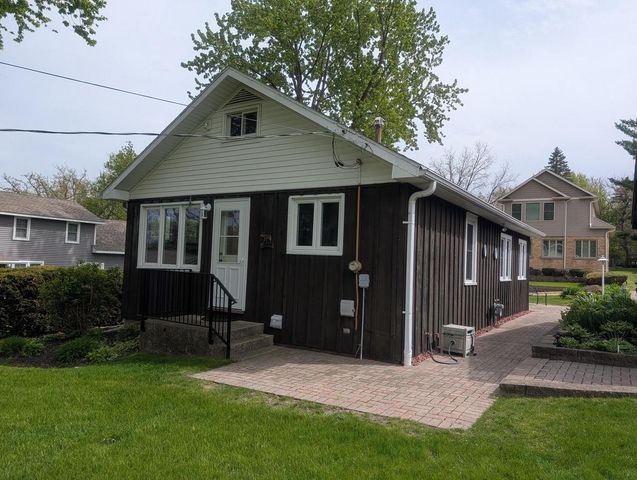 4226 Maple DRIVE, Delavan, WI 53115