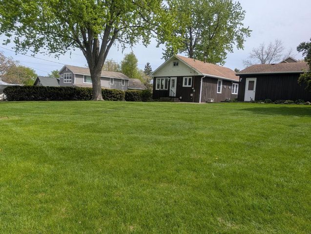 4226 Maple DRIVE, Delavan, WI 53115
