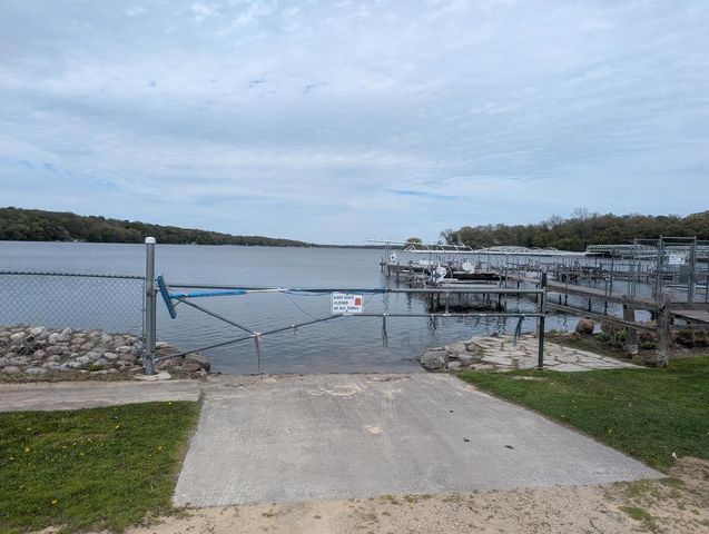 4226 Maple DRIVE, Delavan, WI 53115