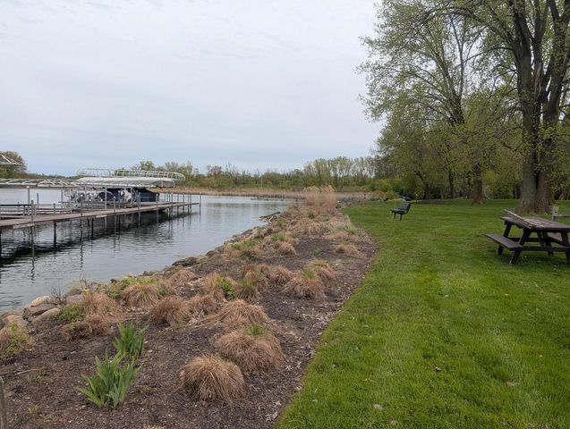 4226 Maple DRIVE, Delavan, WI 53115