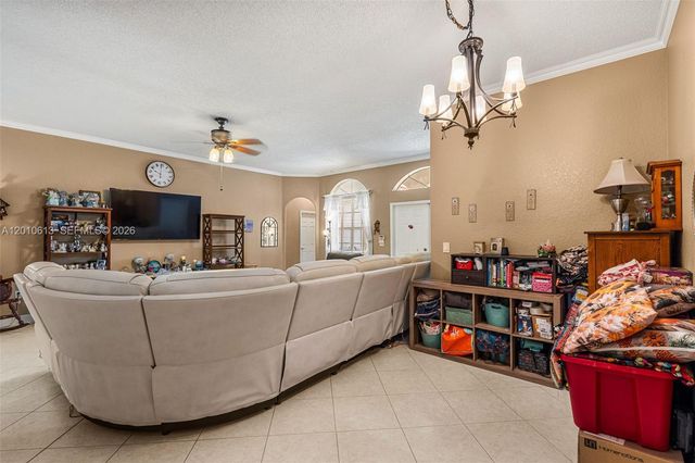 3090 SE 7th Pl, Homestead, FL 33033