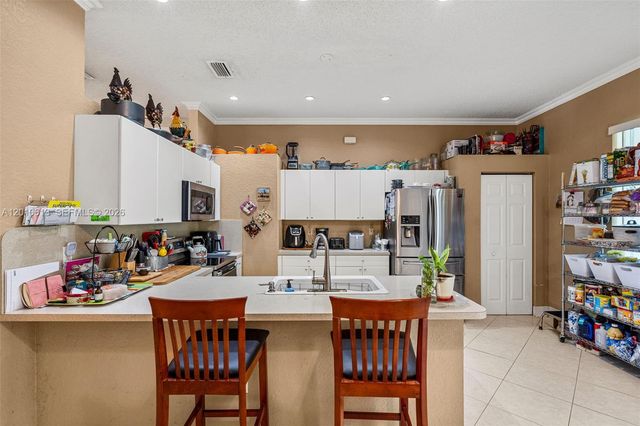 3090 SE 7th Pl, Homestead, FL 33033