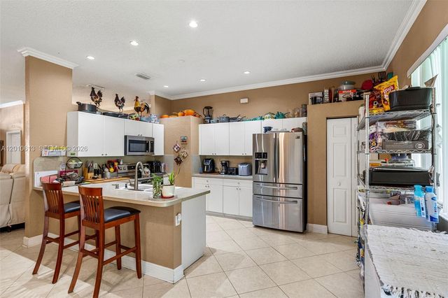 3090 SE 7th Pl, Homestead, FL 33033
