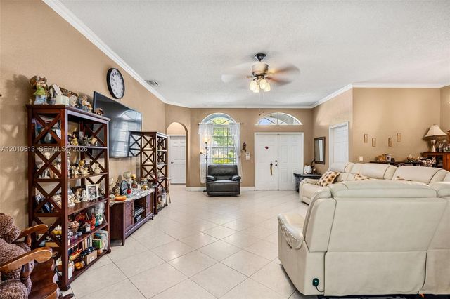 3090 SE 7th Pl, Homestead, FL 33033