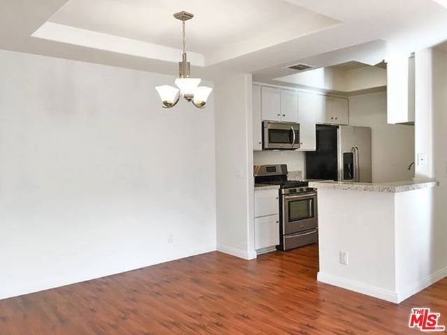 14430 BENEFIT Street 107, Sherman Oaks, CA 91423