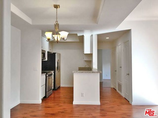 14430 BENEFIT Street 107, Sherman Oaks, CA 91423
