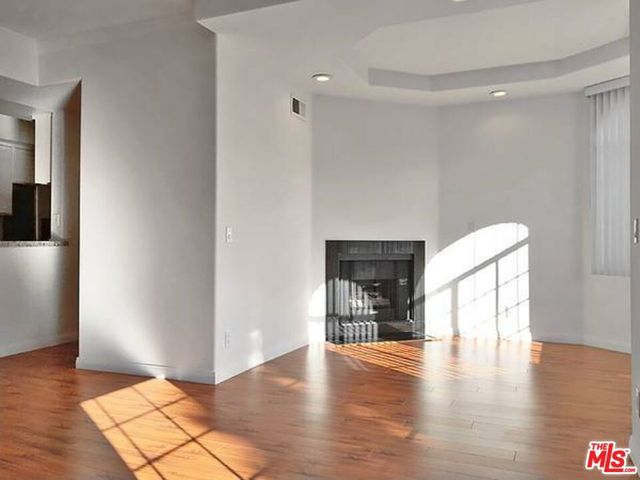14430 BENEFIT Street 107, Sherman Oaks, CA 91423