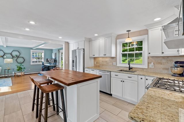 17 Old Wood Road, Framingham, MA 01701