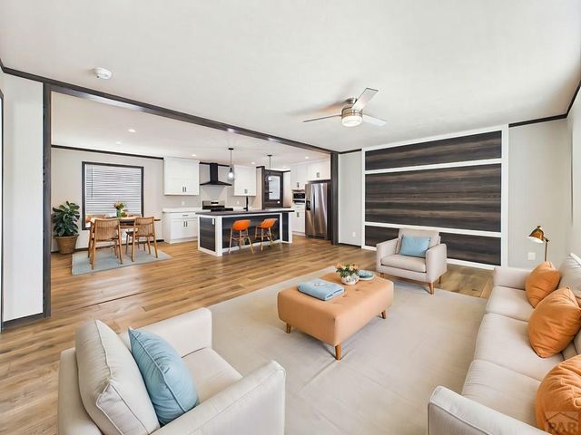 273 E Don Dr, Pueblo, CO 81007