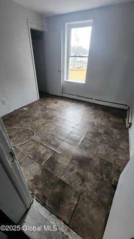 921 Davis Terrace, Schenectady, NY 12303