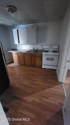 921 Davis Terrace, Schenectady, NY 12303