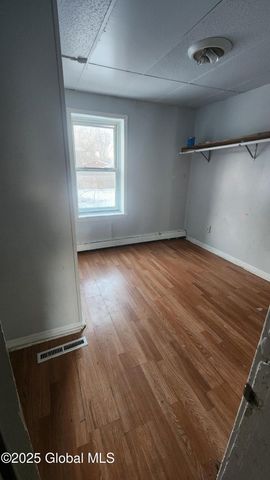 921 Davis Terrace, Schenectady, NY 12303
