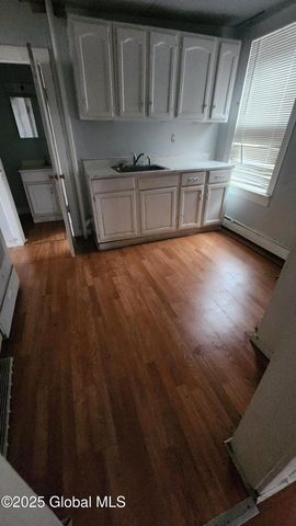 921 Davis Terrace, Schenectady, NY 12303