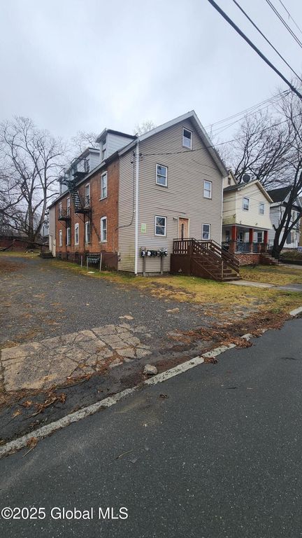 921 Davis Terrace, Schenectady, NY 12303