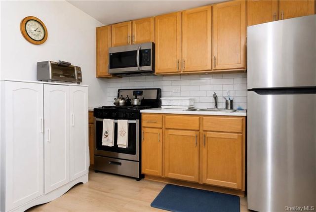 84-39 153rd Avenue 6B, Howard Beach, NY 11414