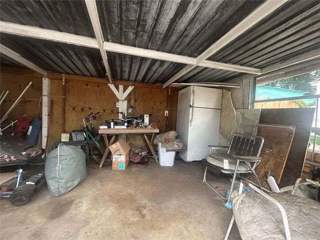 Image 13 of property listing at 2628 45TH AVENUE W, Bradenton, FL 34207